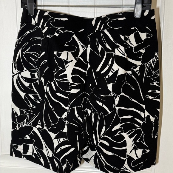 Rafaella Black and White Bermuda Shorts with Tropical Leaf Print - Picture 4 of 9